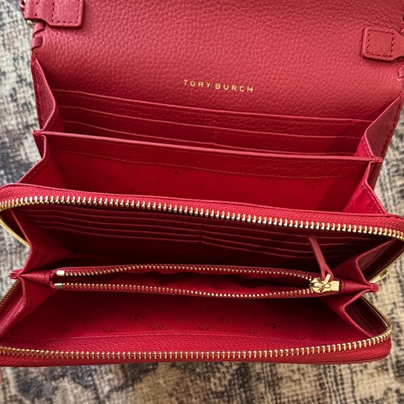 Tory Burch Elegant Red Crossbody Bag - Picture 8 of 8